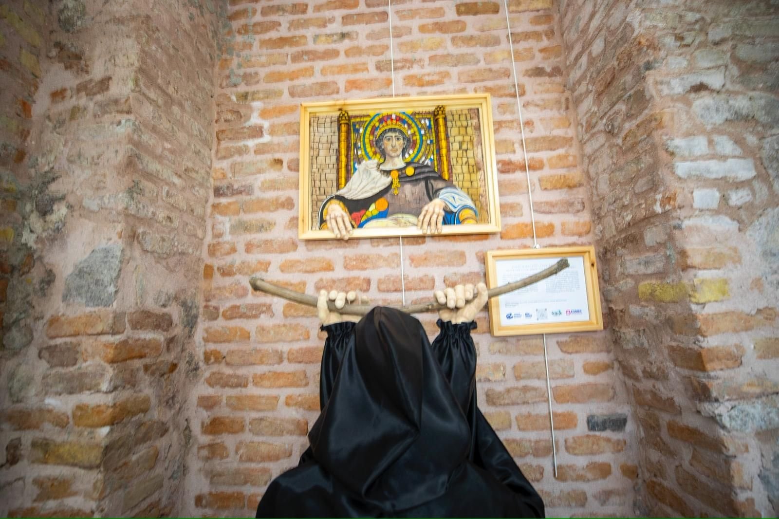 Afyonkarahisar Eskişehir Ipek Sergisi Burcu Köksal Eskişehir Belediyesi Başkanı (5)