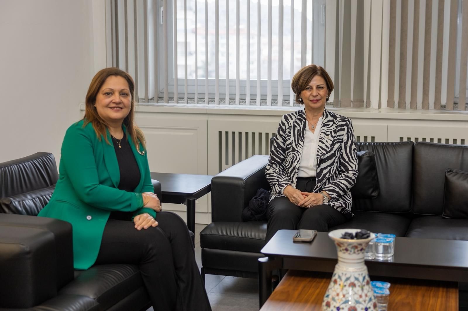 Afyonkarahisar Eskişehir Ipek Sergisi Burcu Köksal Eskişehir Belediyesi Başkanı (7)