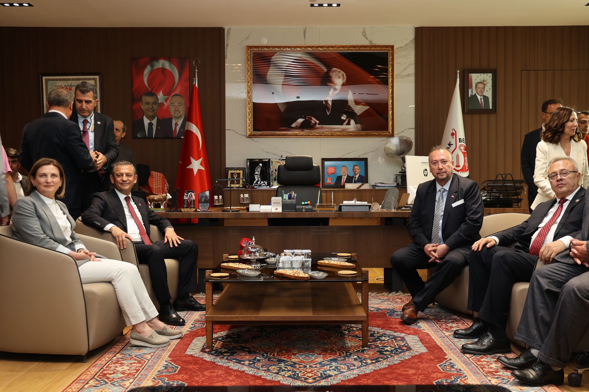 Özkan Yalım Özgür Özel-1