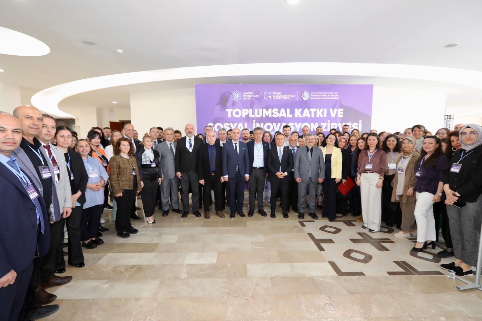 Uşak Üniversitesi, Toplumsal Katkı ve Sosyal İnovasyon Zirvesi’nde temsil edildi