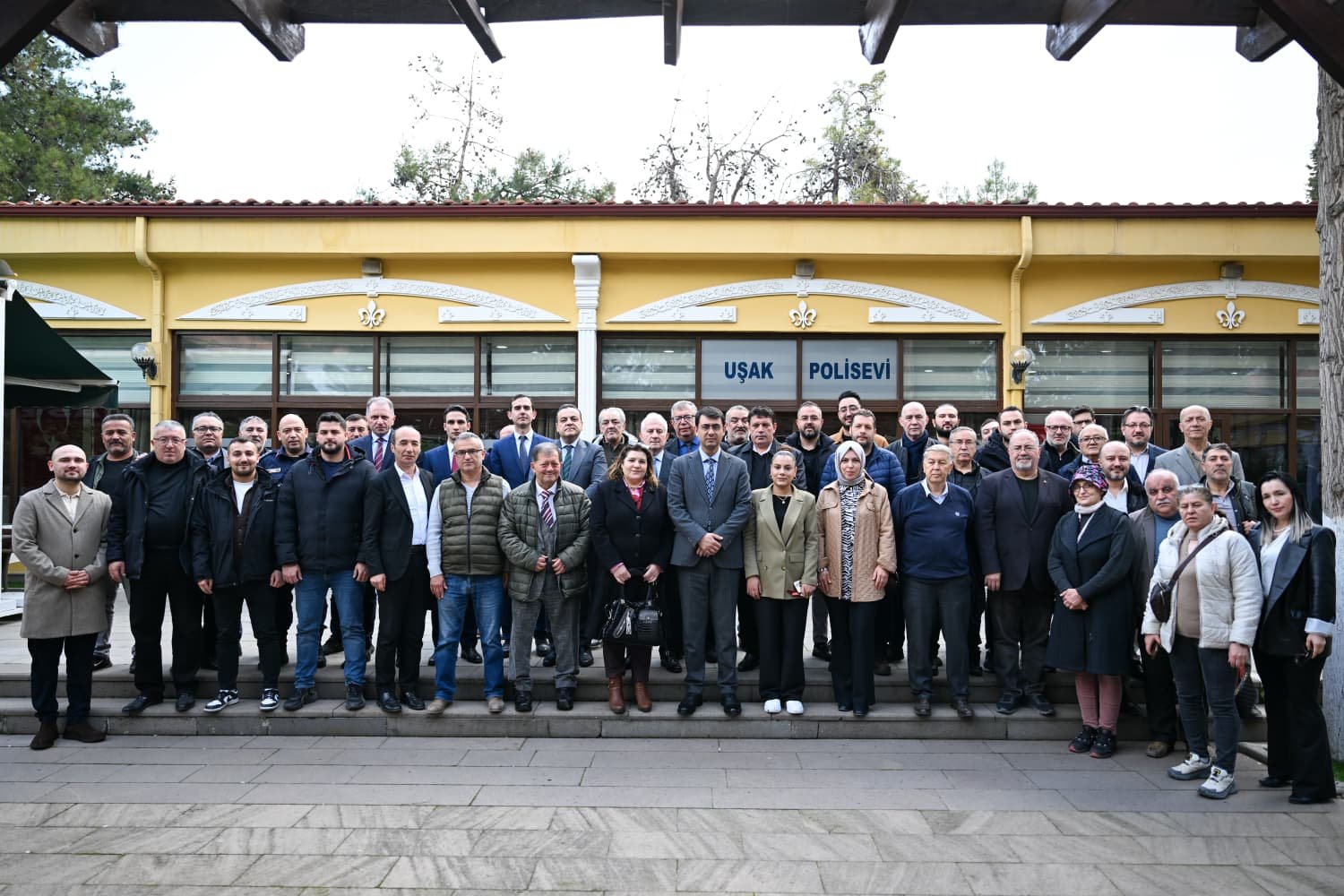 Uşak Valisi Serdar Kartal (2)-1