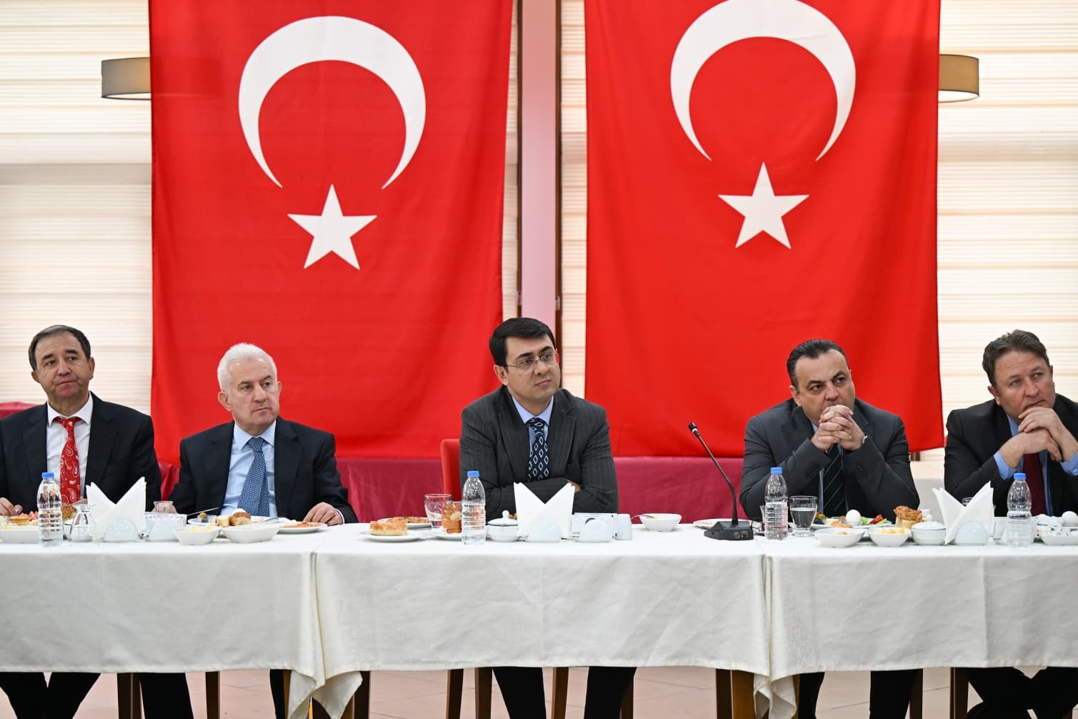 Uşak Valisi Serdar Kartal (3)-1