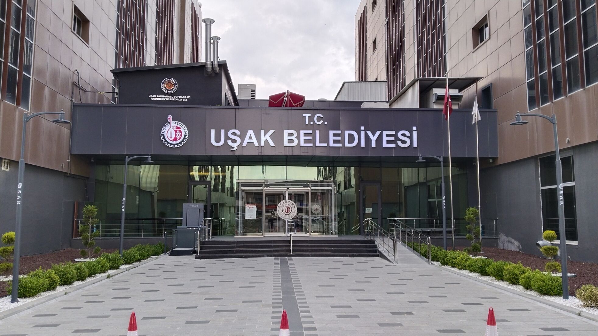 Uşak Belediyesi'nin Instagram hesabına siber saldırı!