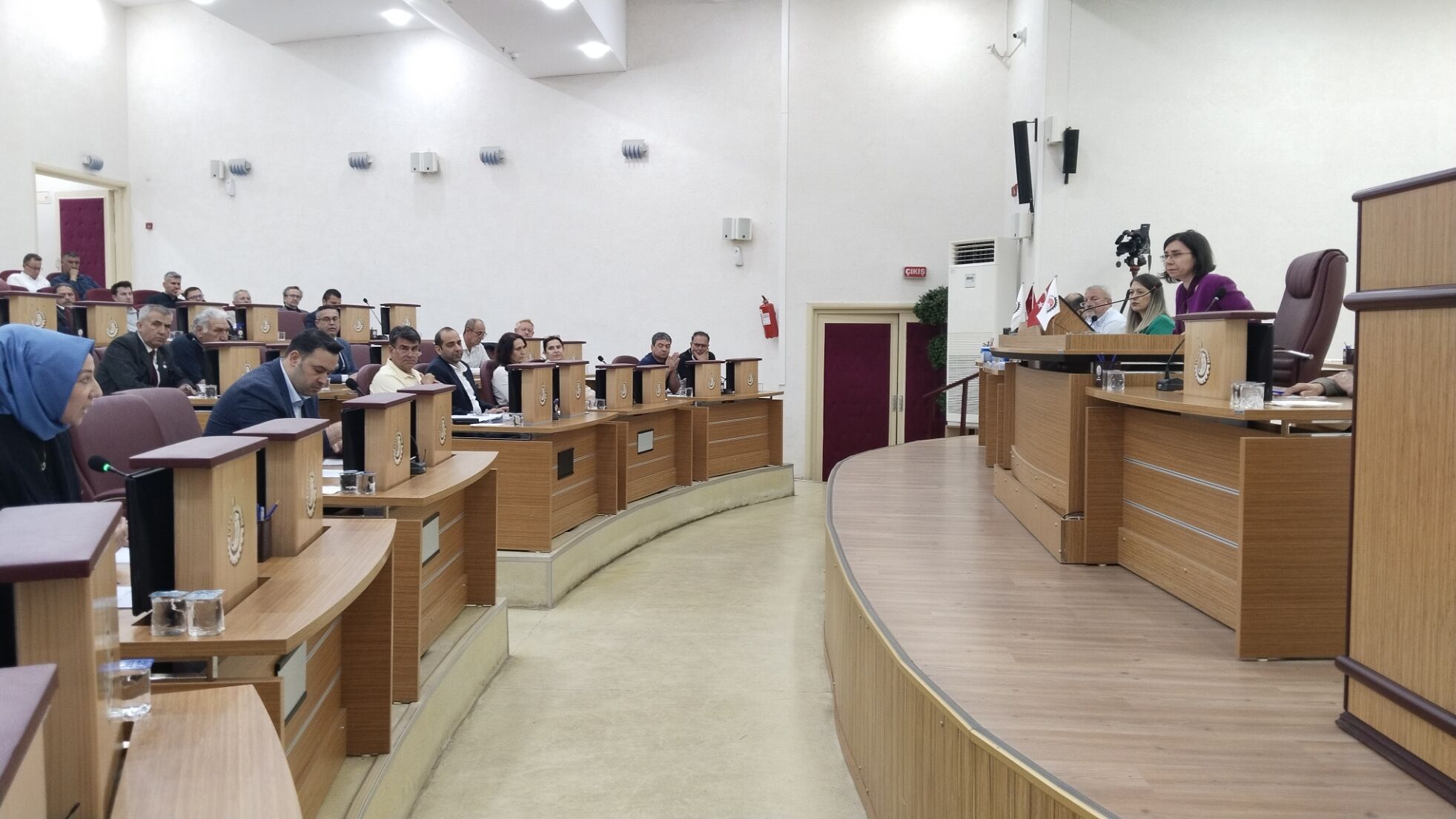 Uşak Beledi̇ye Mecli̇si̇ (1)-1