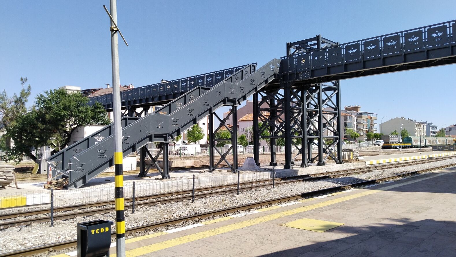Uşak Tren Garı Yaya Üst Geçidi (4)