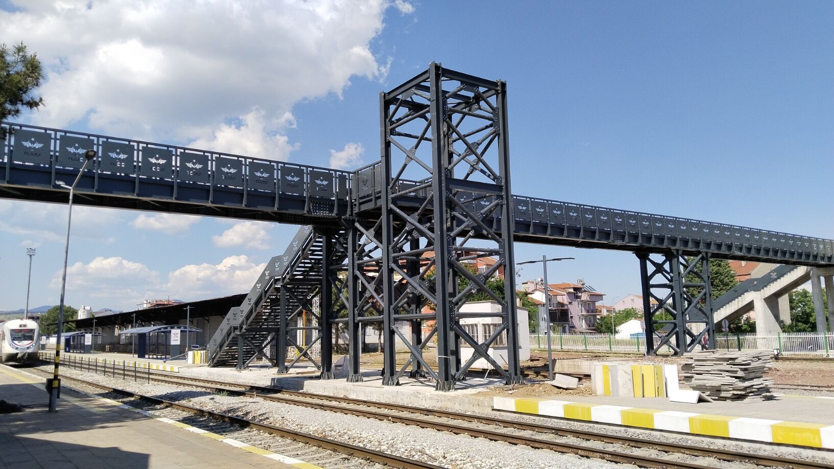 Uşak Tren Garı Yaya Üst Geçidi (5)