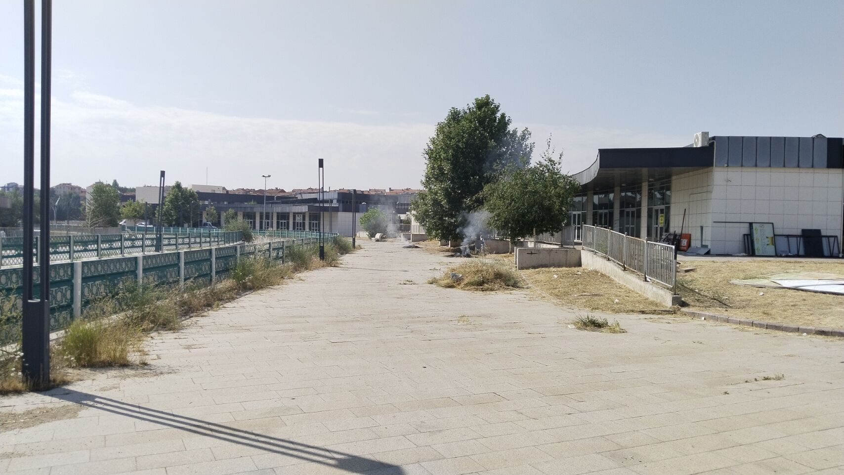 Uşak Kentsel Dönüşüm Kuru Ot Yangını (2)