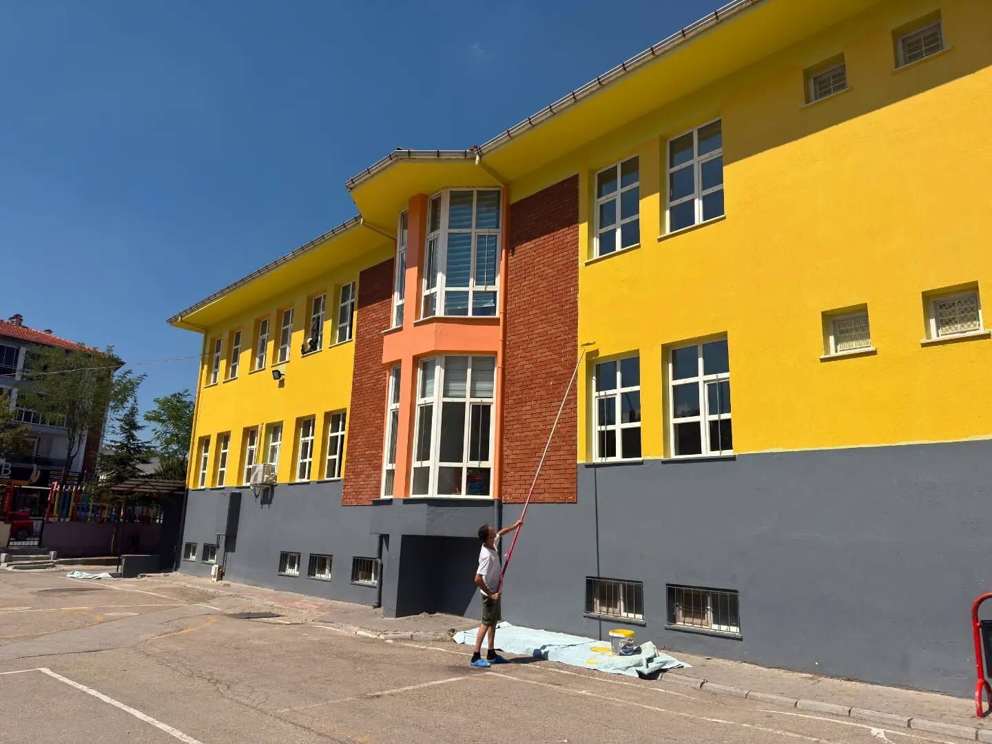 Uşak Sait Sabri Ağoğlu Lisesi ve Yaşar Akar İlkokulu yeni eğitim yılına hazır