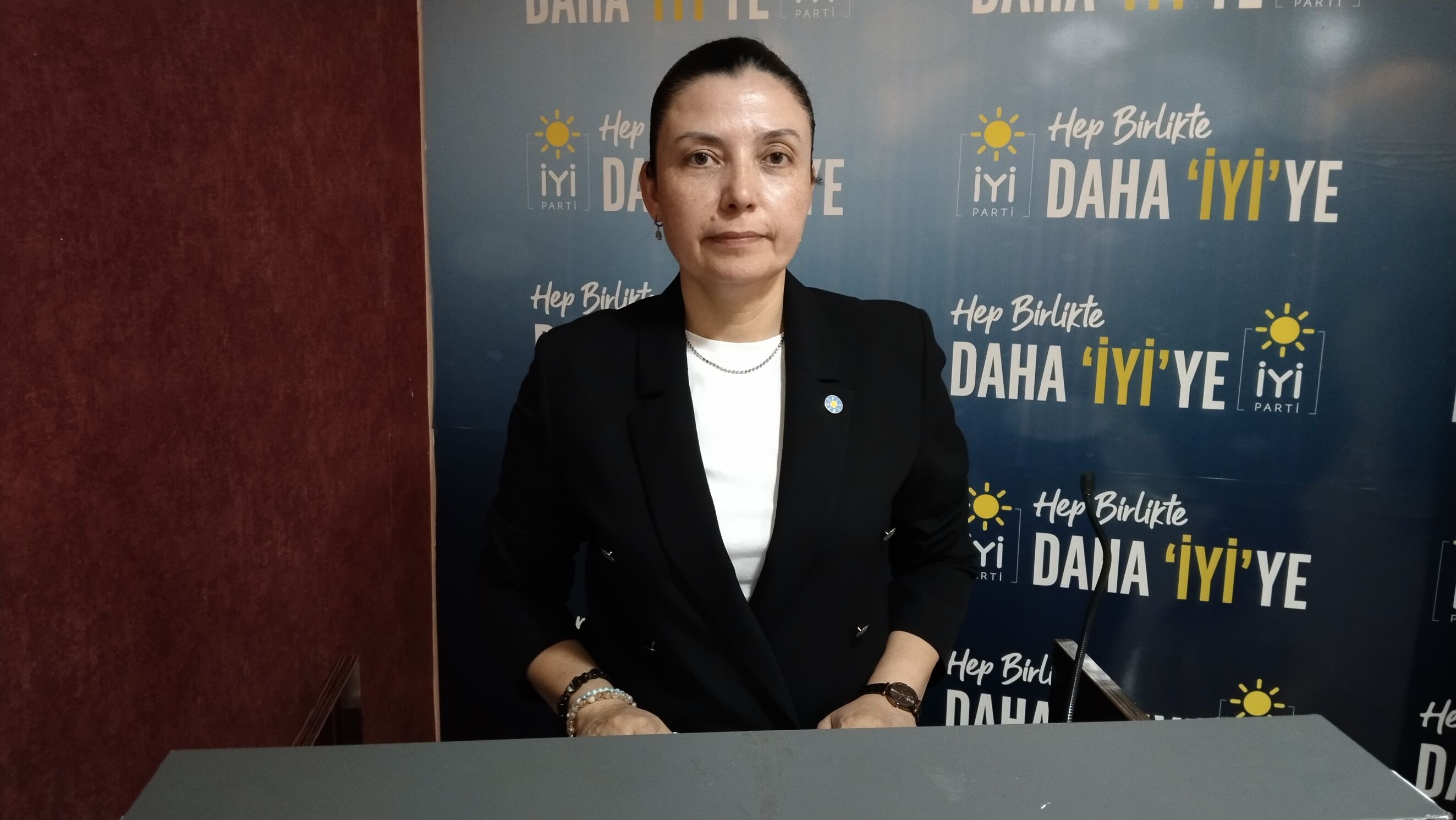 Iyi Parti Ayşegül Obalı (2)