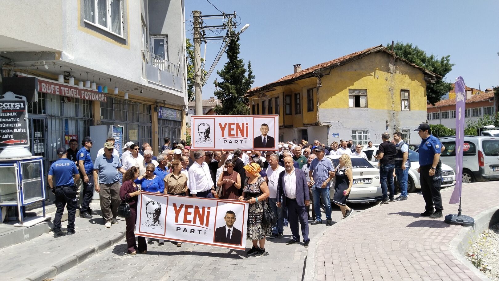 Uşak'ta üyelerin telefon numaralarının verilmemesine tepki gösterdi