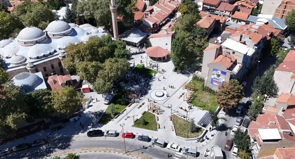 19,3 milyonluk yatırım yapılan 625 yıllık Kütahya Ulu Camii hizmete açıldı