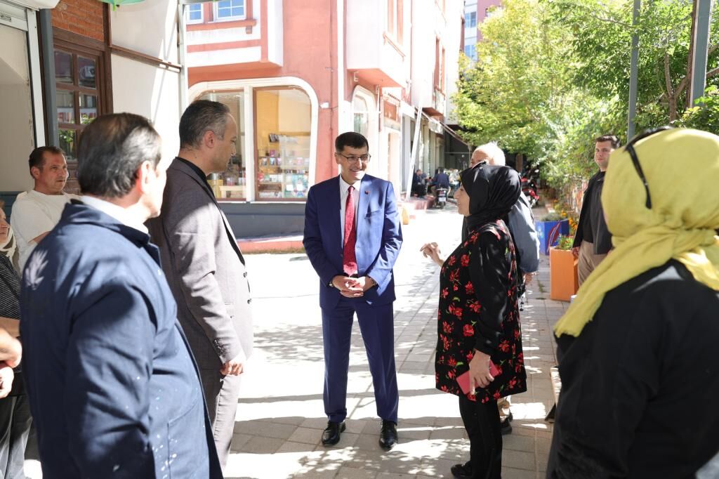 Kütahya Belediye Başkanı Kahveci, sanatçılarla bir araya geldi