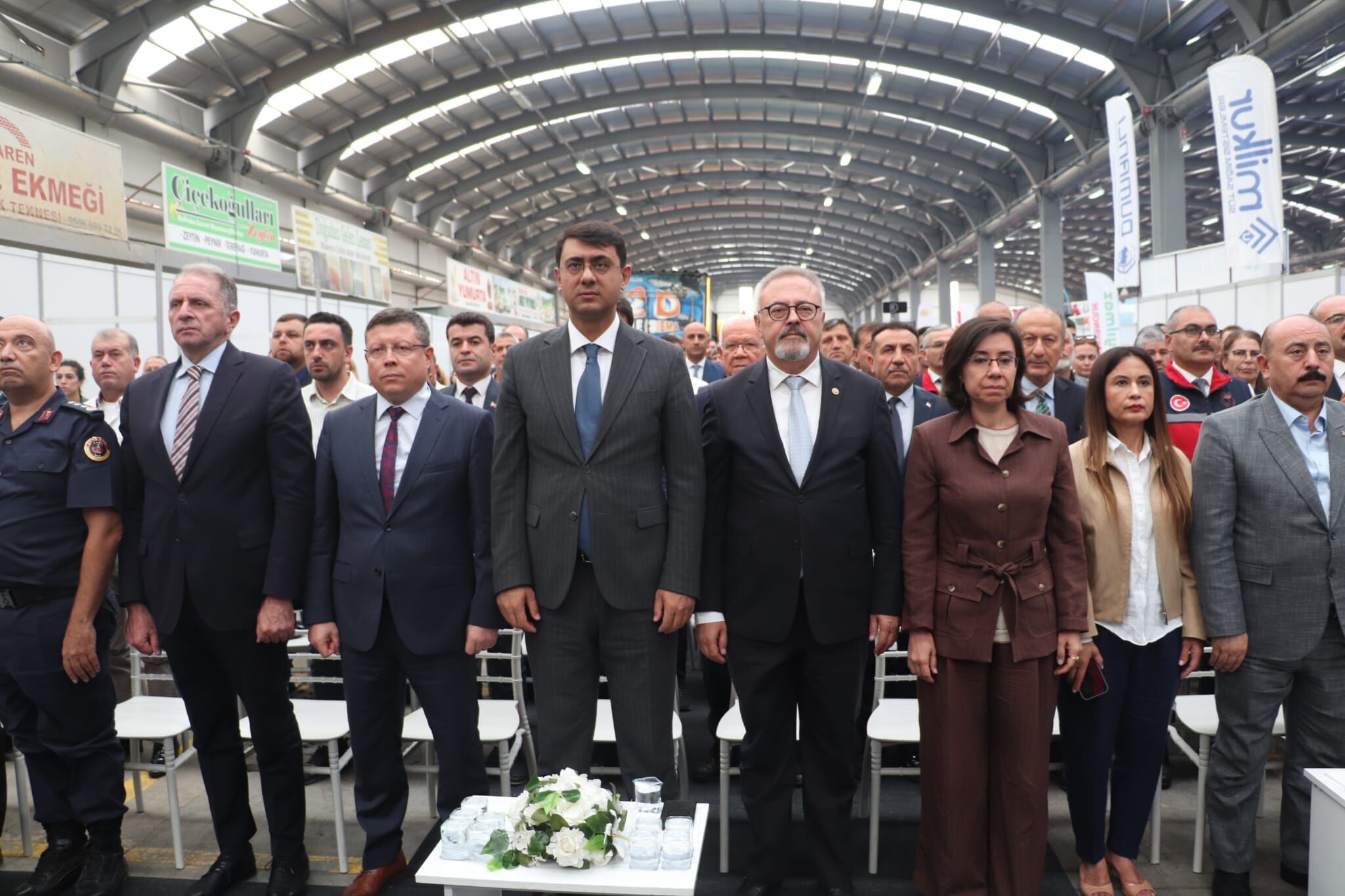 Uşak'taki fuarda yine atışma! Özkan Yalım'ın suya yaptığı zamlar hala unutulmadı!