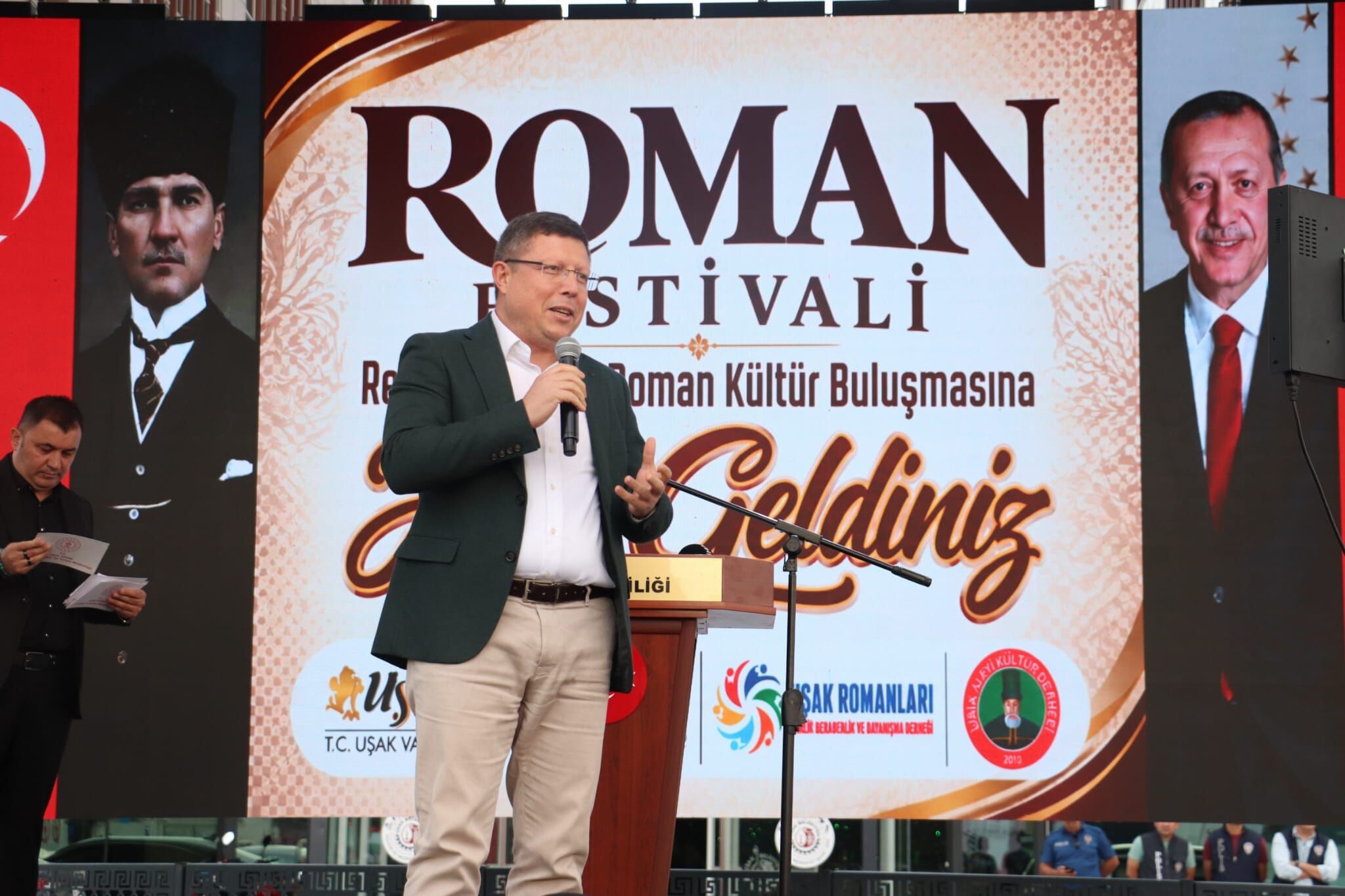 Uşak Milletvekilleri, Roman vatandaşlar için yapılan festival nedeniyle birlik ve beraberlik mesajları verdi