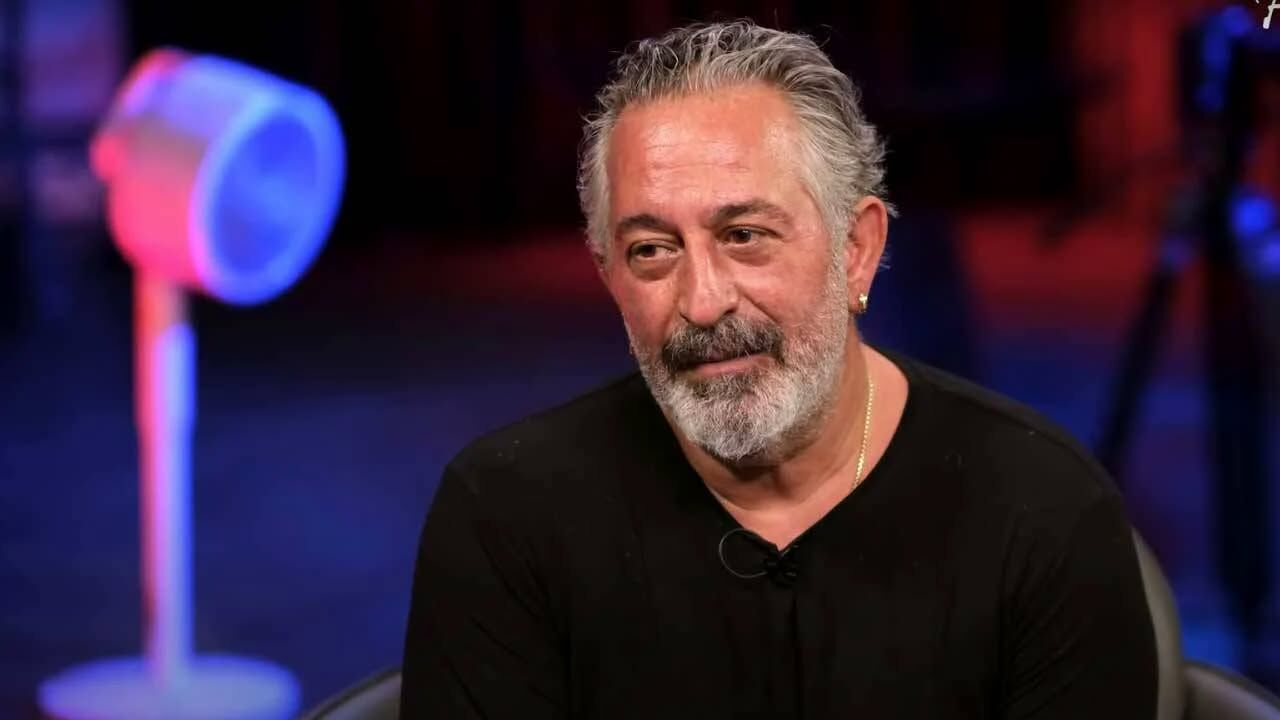 Cem Yılmaz: Sigarayı bıraktım, kilo verdim, evet toplum söz sende!