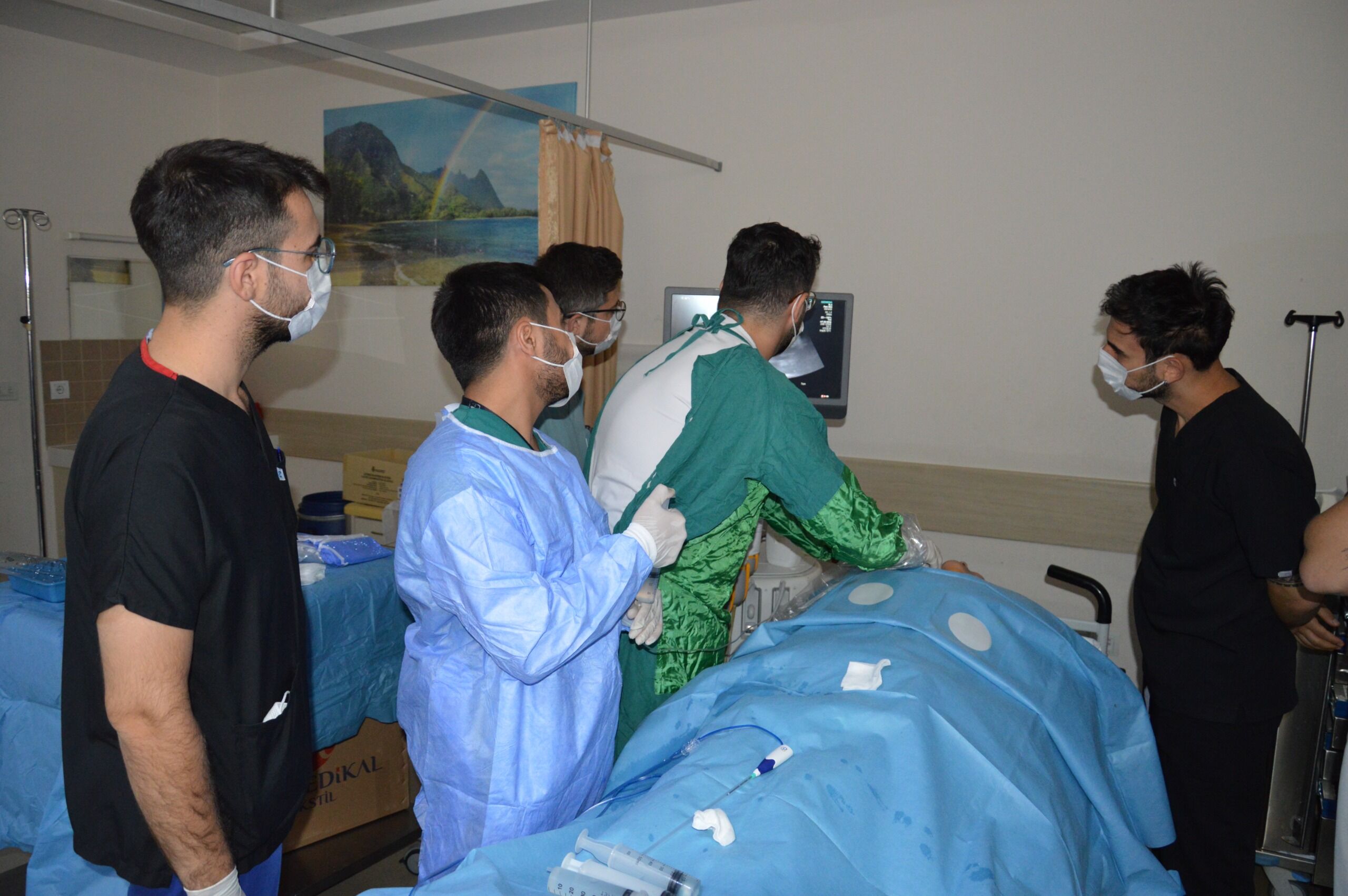 Uşak Eğitim ve Araştırma Hastanesi'nde ilk kez tiroid ablasyonu yapıldı