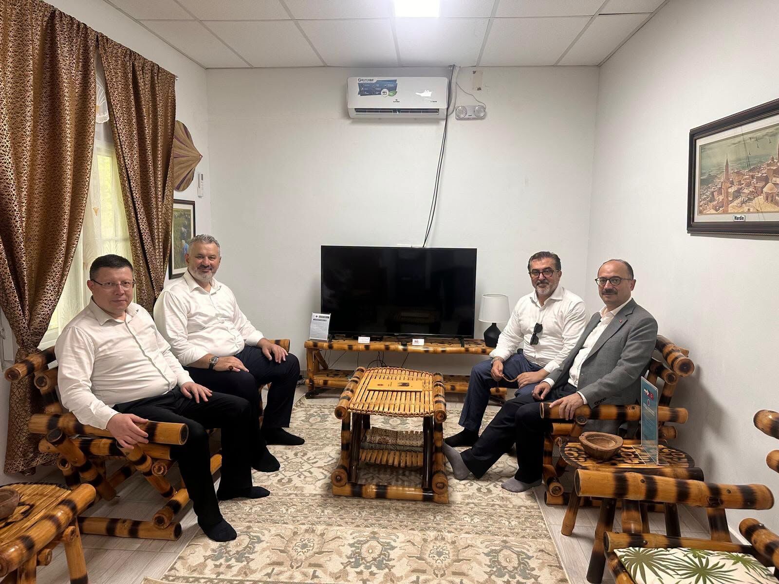 Filipinler'i ziyaret eden Uşak Milletvekili Tuğrul, Bangsamoro'daki seçimleri yakından takip etti