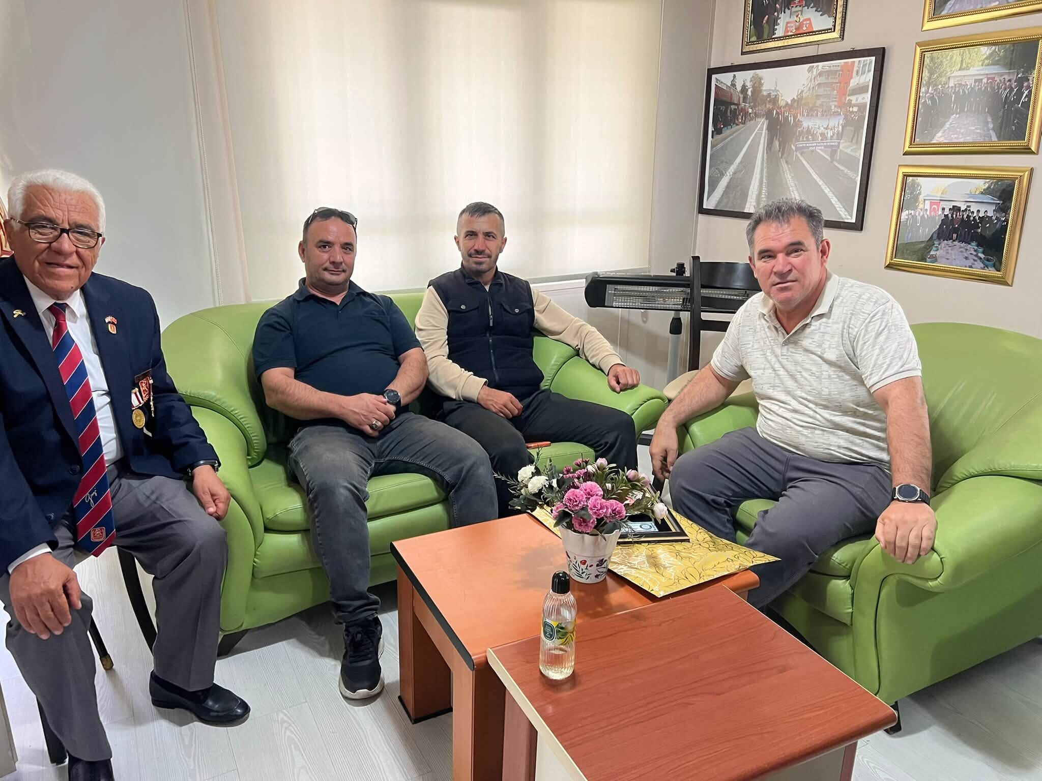 Uşak Kütahyalılar Derneği, Muharip Gazileri Derneği'ni ziyaret etti