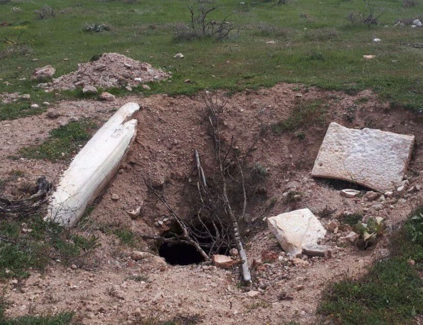 Uşak'ta definecilerin iş makinesiyle girdiği Külköy'deki yeraltı kentinin turizme kazandırılması isteniyor