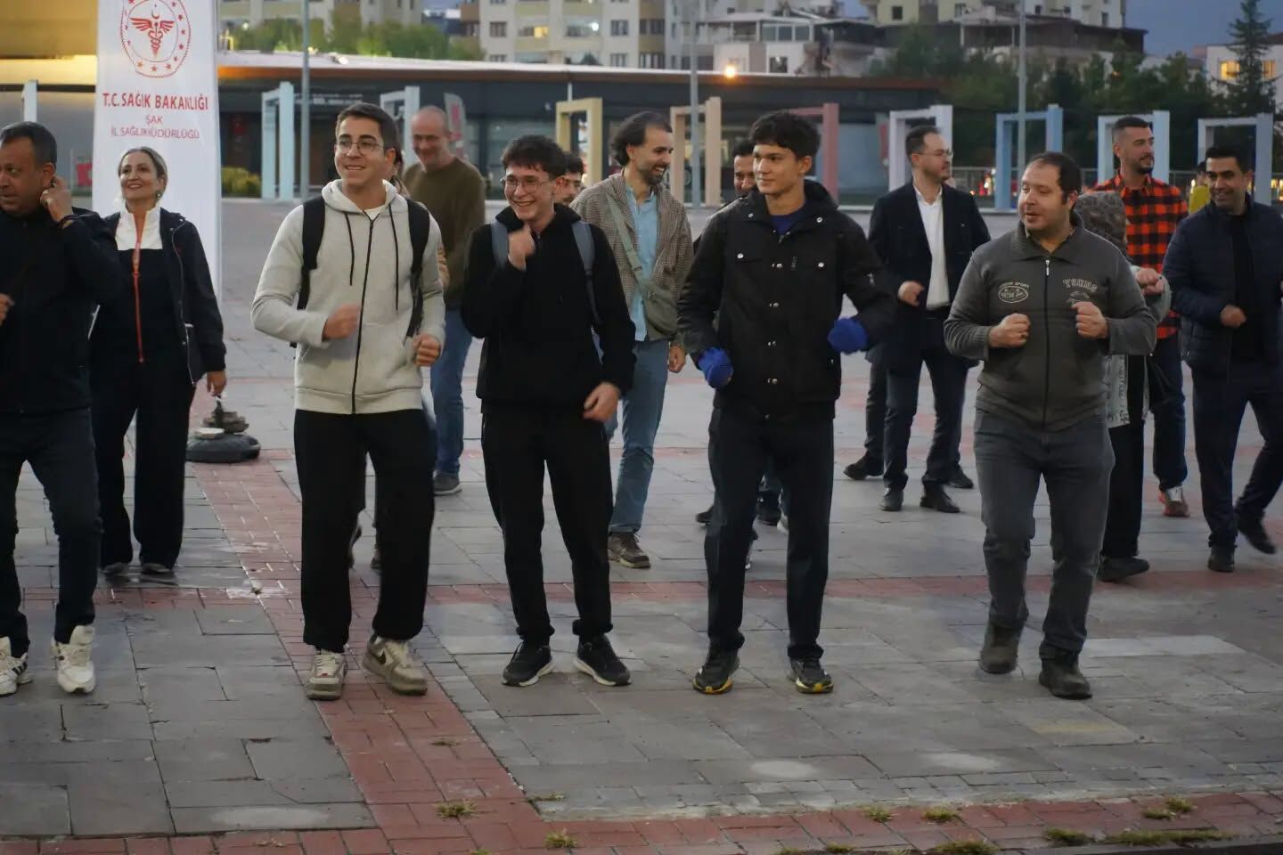 Uşak'taki parklarda 1 hafta boyunca 15 dakikalık sportif aktiviteler yapılacak
