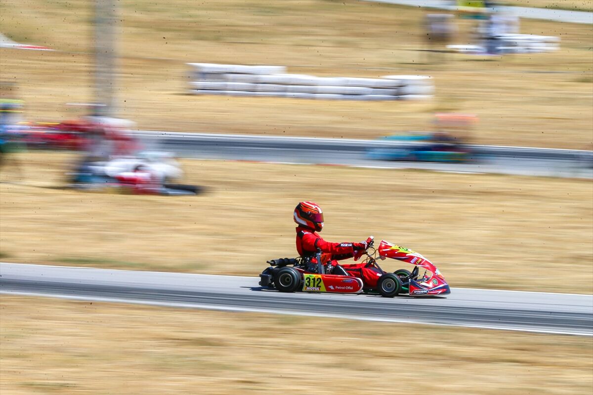 Karting Şampiyonası beşinci ayağı Uşak'ta yapıldı! İşte dereceye giren isimler