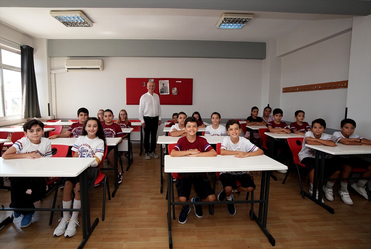 Buca Makbule Süleyman Alkan Ortaokulunda ikiz öğrenci sayısı 26'ya ulaştı