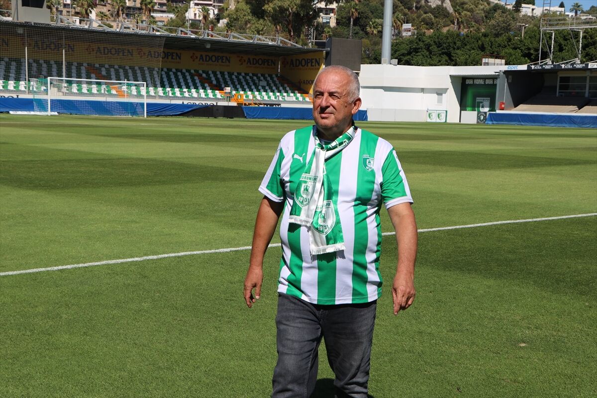Bodrum’u yalnız bırakmayan Birol Ahi’ye ömür boyu kombine ödülü