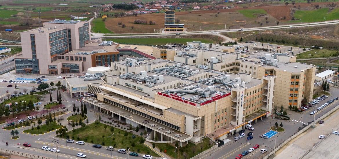Uşak Eğitim ve Araştırma Hastanesi, 65 yaş üstü hastalara detaylı hizmetler sunuyor