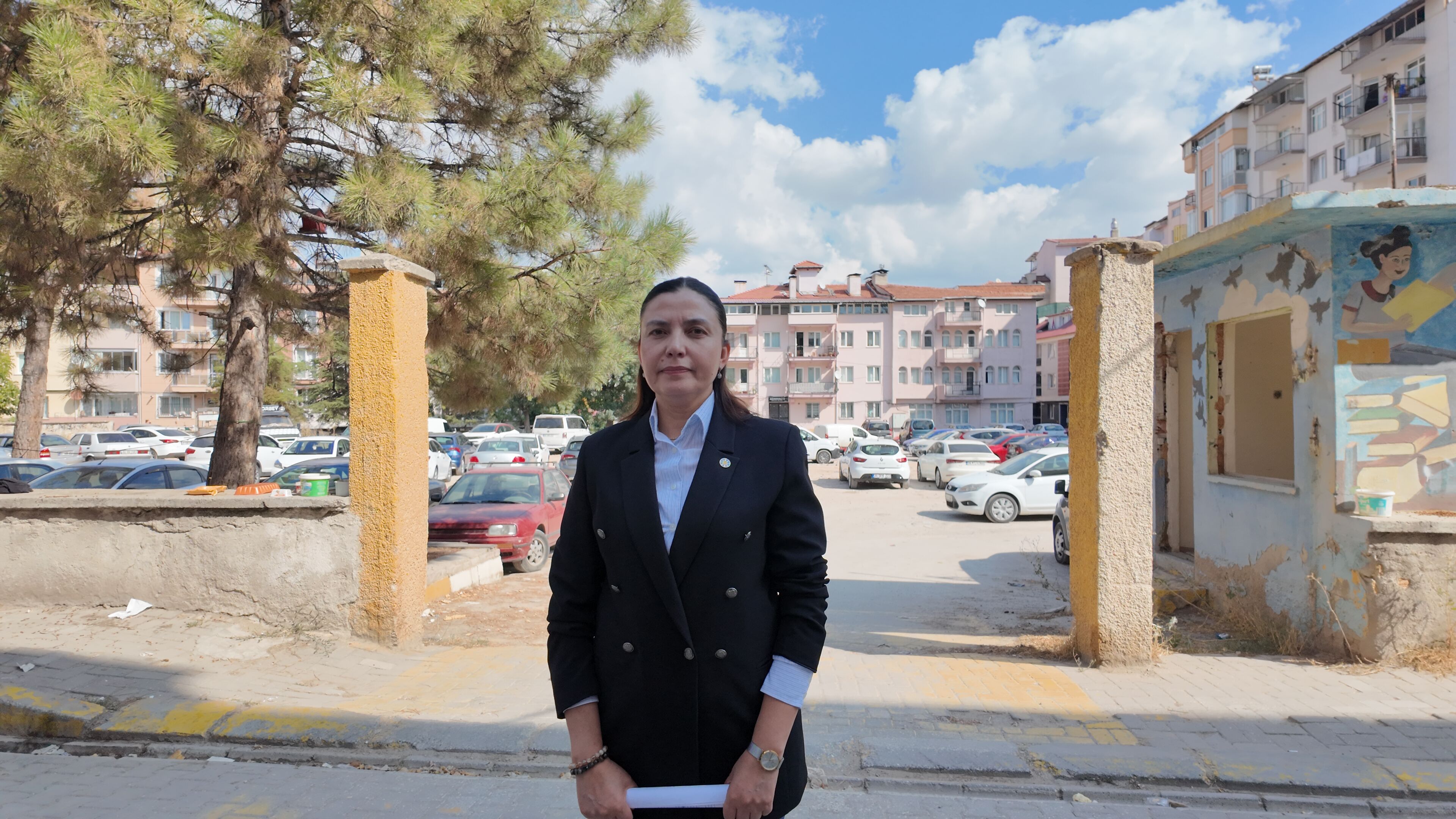 Ayşegül Obalı Iyi Parti Okul (3)