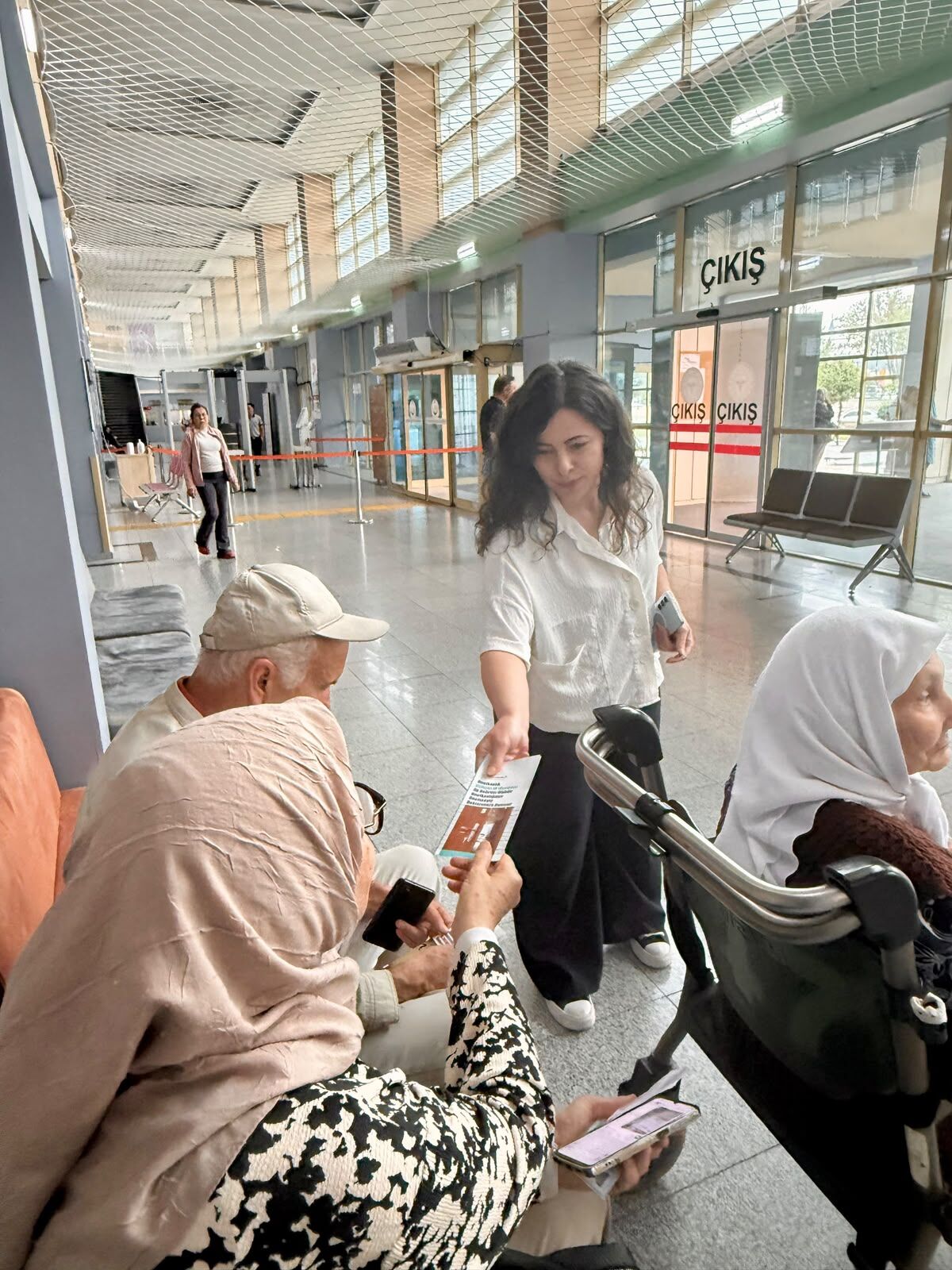 Uşak Eğitim ve Araştırma Hastanesi'nde Alzheimer'e karşı farkındalık etkinliği yapıldı