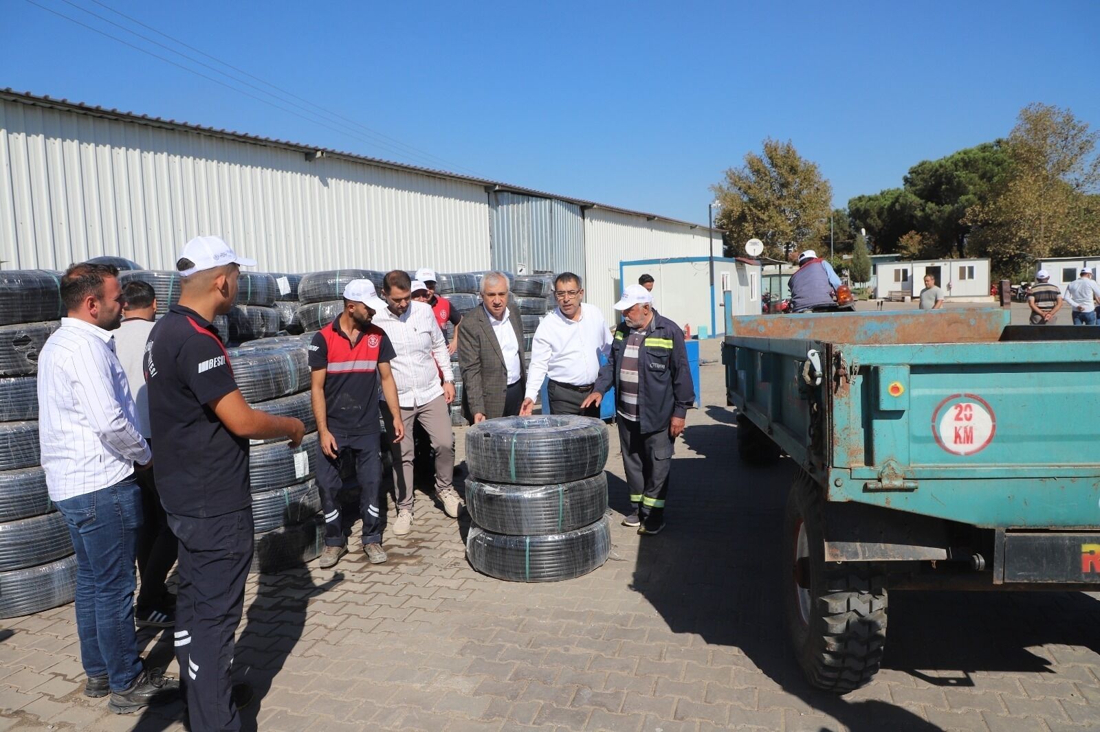 Kula, Alaşehir ve Demirci gibi ilçelerde suyun tasarrufu 7 milyon metre boru dağıttılar