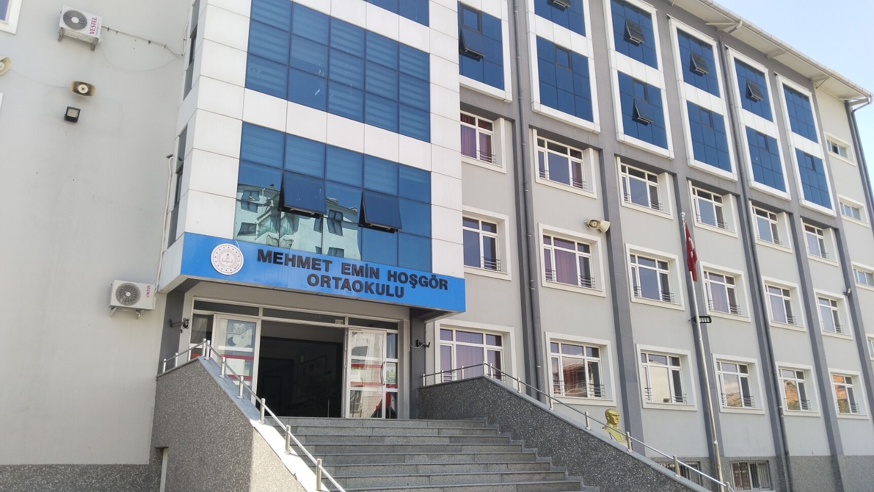 Uşak'taki okulların çevresinde güvenlik ve trafik önlemleri alındı