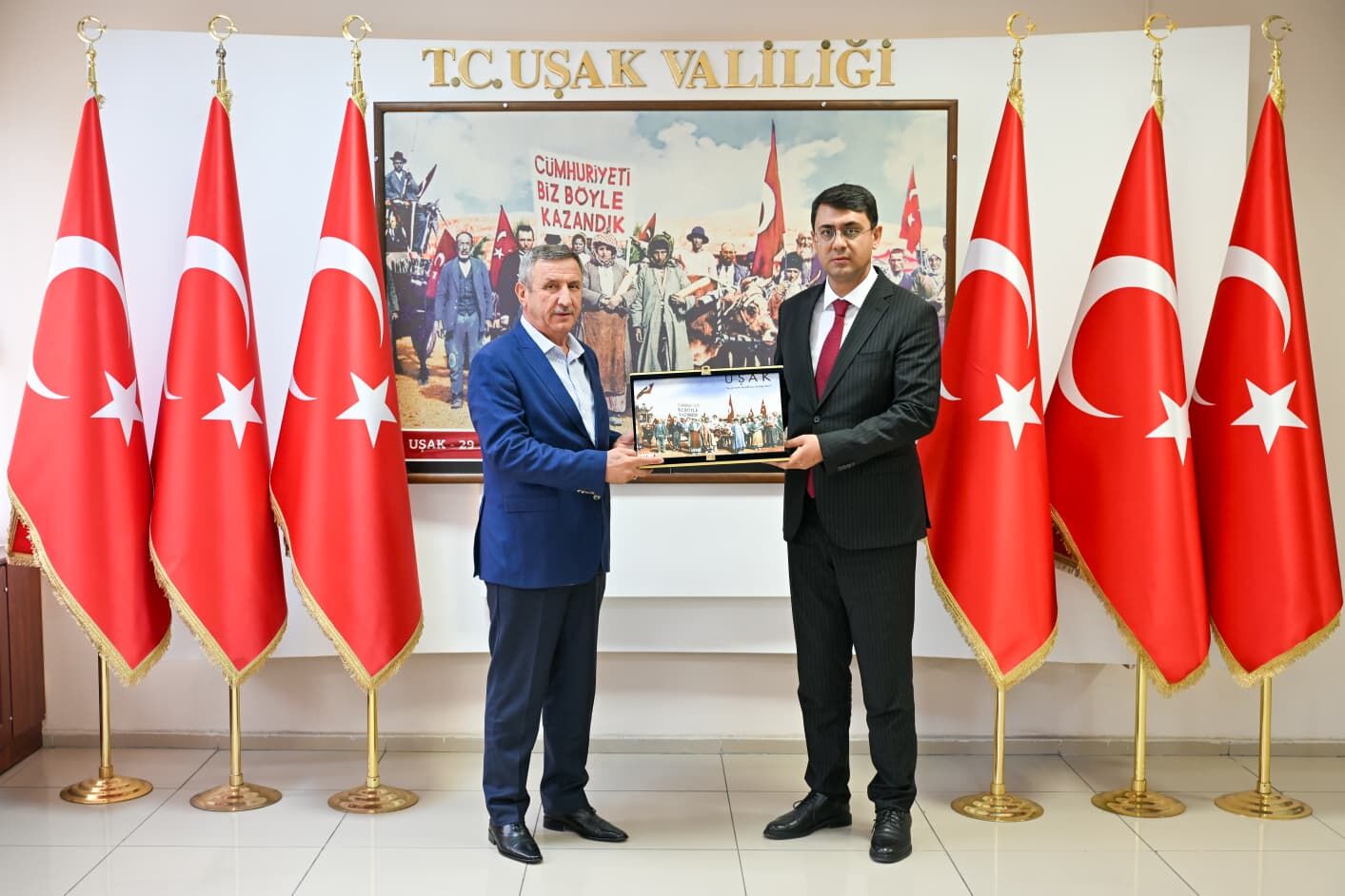 İlk görev yeri Uşak olan Kamu Denetçisi Vali Yılmaz, Uşak Valisini ziyaret etti
