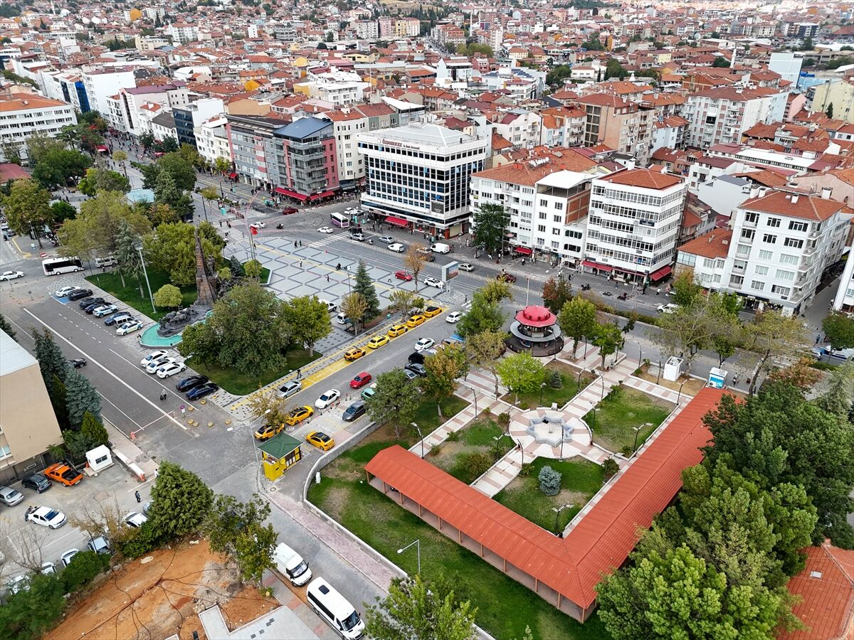 Uşak Hava Uşak Atatürk Anıtı Uşak Atapark Uşak Tepeden Çekilmiş Görüntüler (2)
