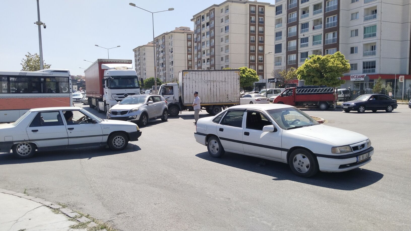 Uşak Kentsel Dönüşüm 100 Yıl Kavşağı Kaza (1)
