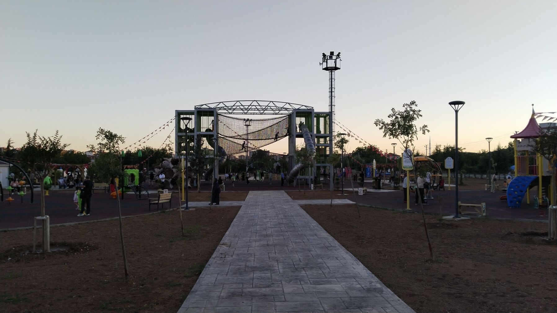Uşak Masal Diyarı Oyun Parkı Coşkun Demir (1)