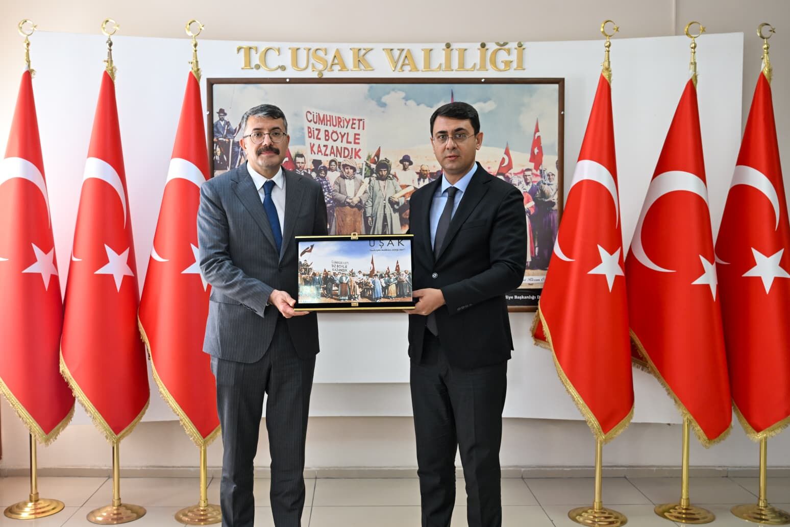 İçişleri Bakan Yardımcısı Ali Çelik, memleketi Uşak'ı ziyaret etti