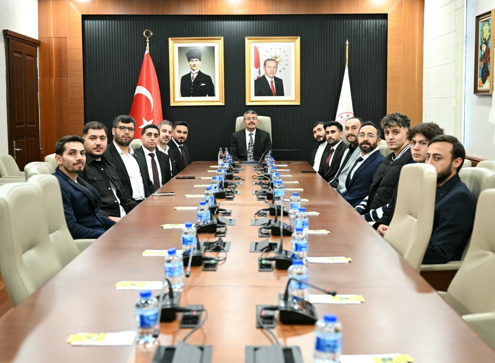 Uşak Eğitim ve Araştırma Hastanesi'nden Dr. Gamze Özkan Erol, uzmanlığını aldı