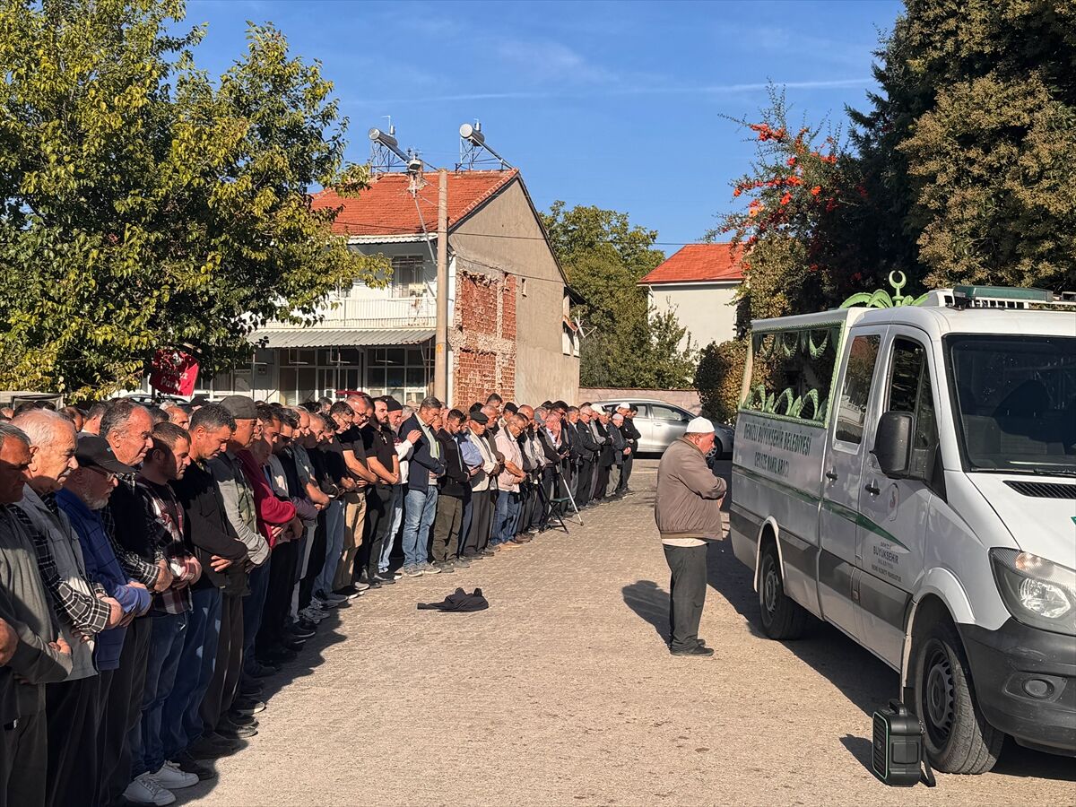 Yaşariye ve Tahsin Ünver çifti, Uşak Sivaslı Tatar'da toprağa verildi