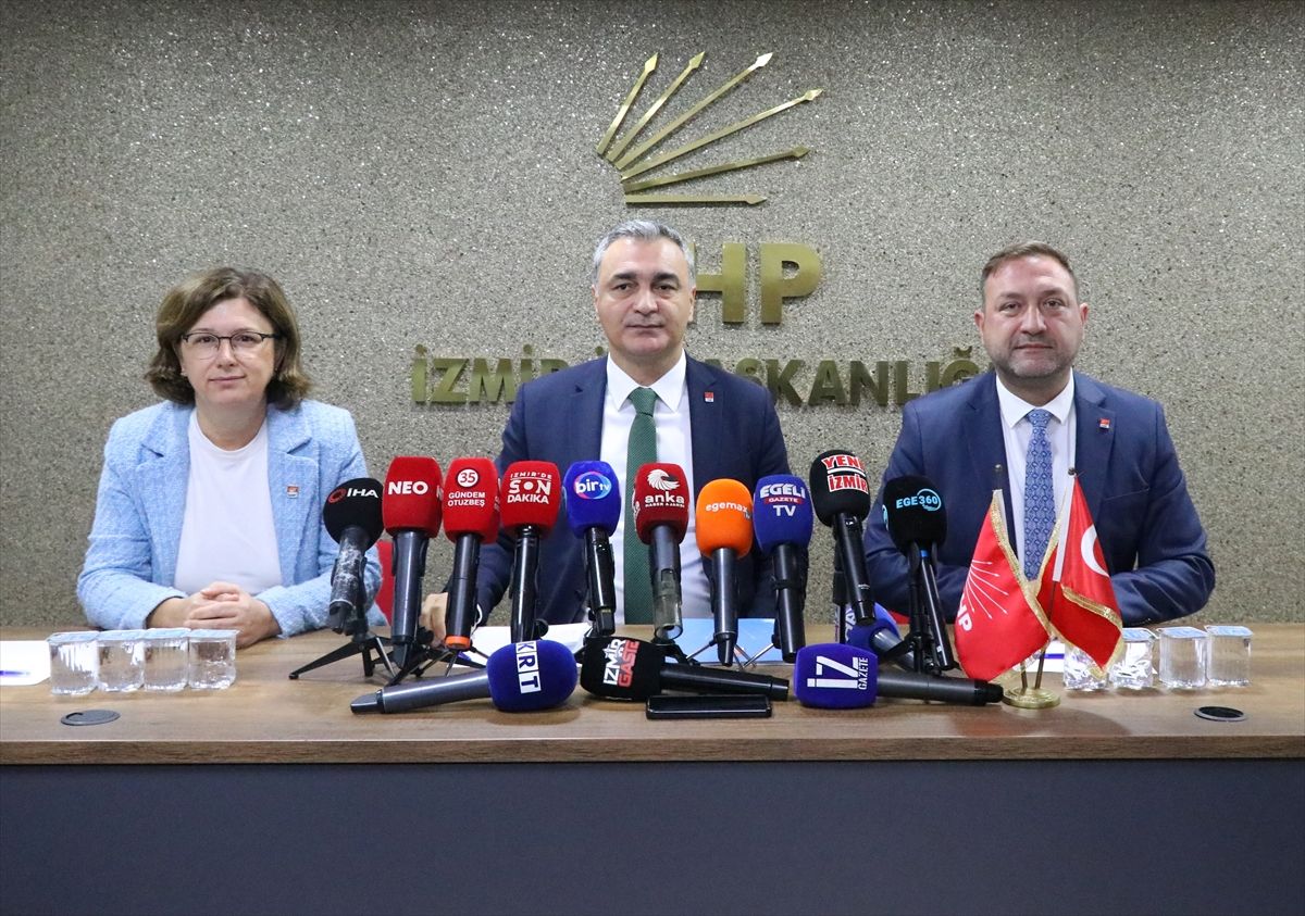 Müslüm Sarı: CHP'den istifa edip AKP safına katılmalarının hiçbir izahı yok