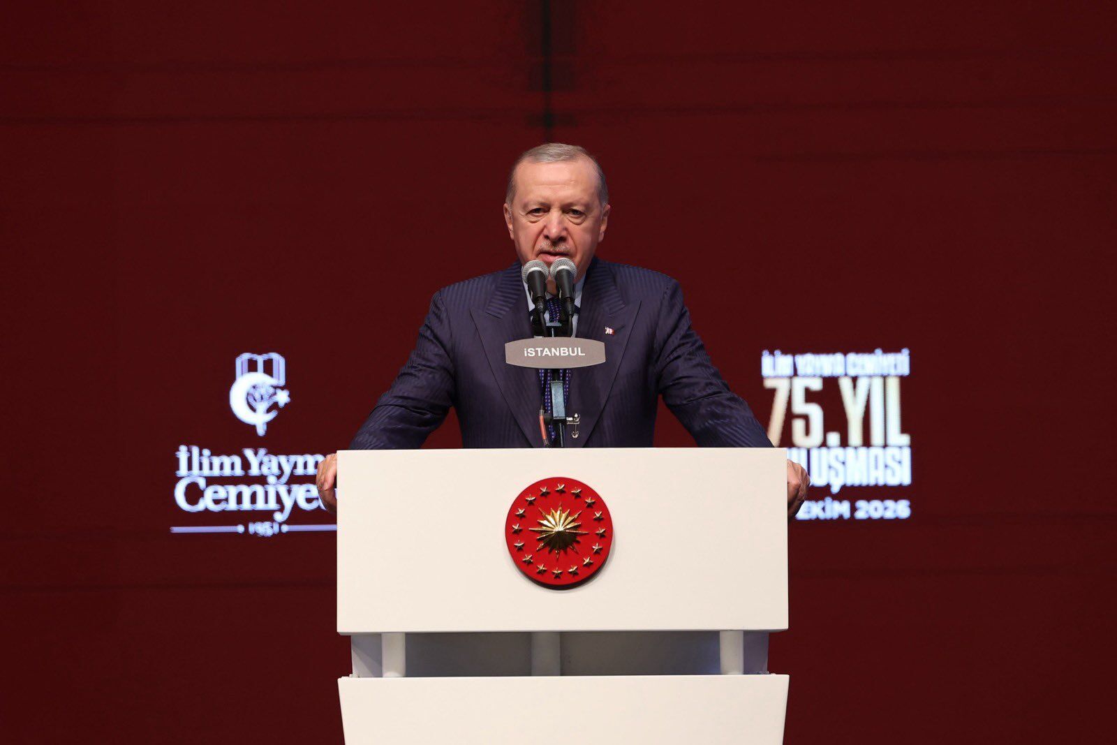 Cumhurbaşkanı Erdoğan, gençleri hedef alan tehditlere karşı ailelerin sorumluluğuna işaret etti