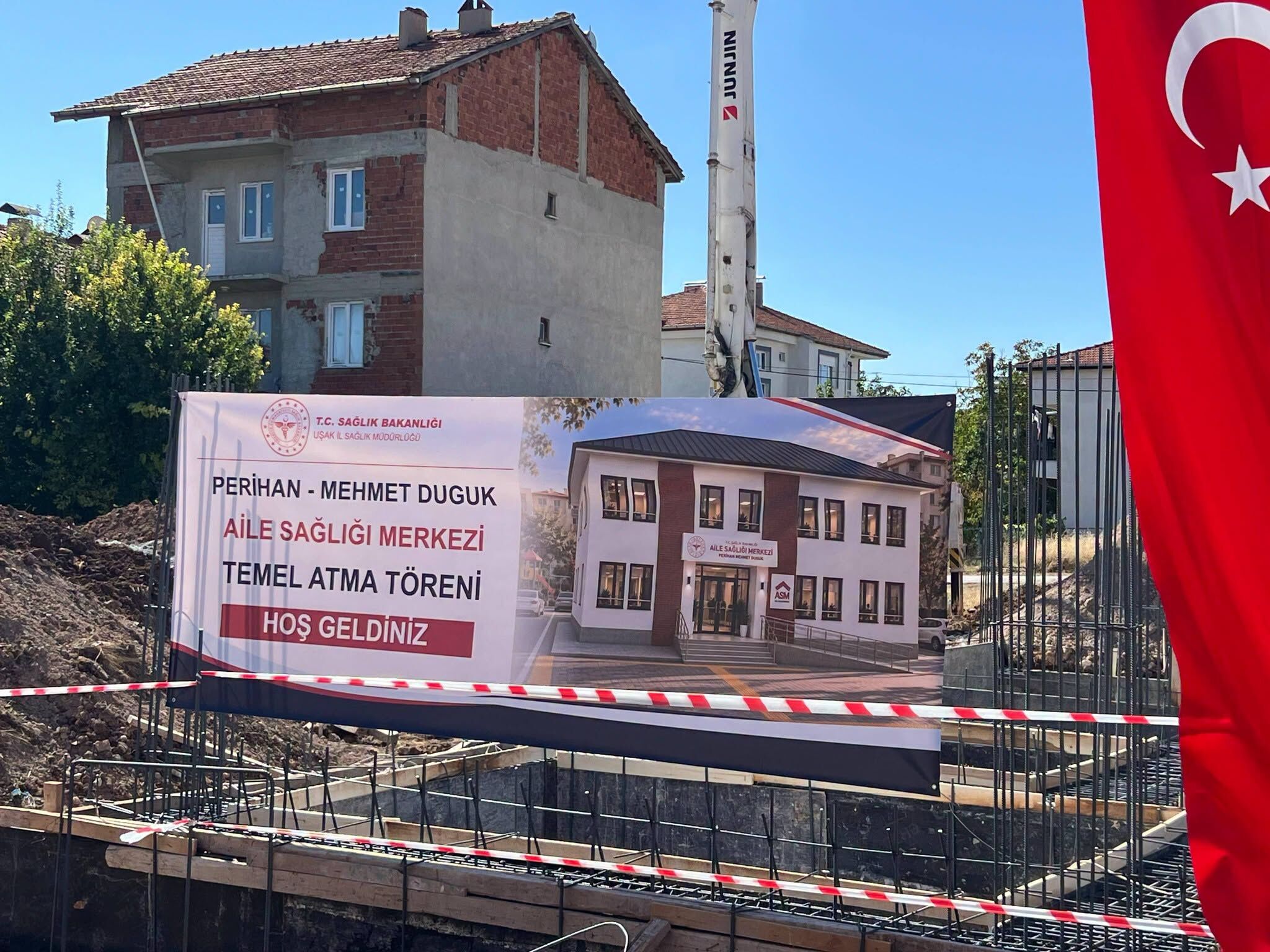 Banazlı Vedat Duguk'un eşi Perihan ve oğlu Mehmet'in isimleri sağlık ocağında yaşatılacak
