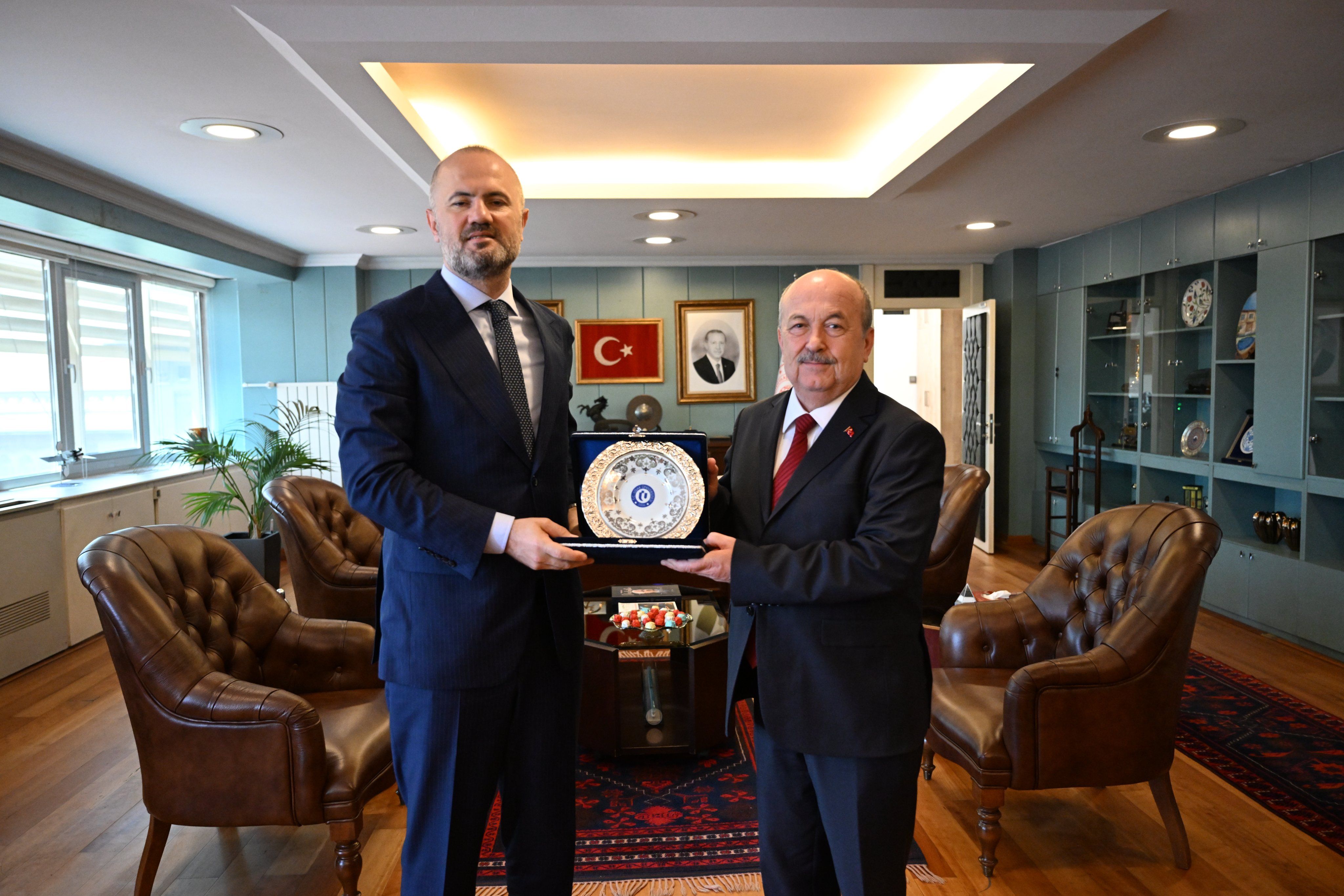 Ptt Genel Müdür